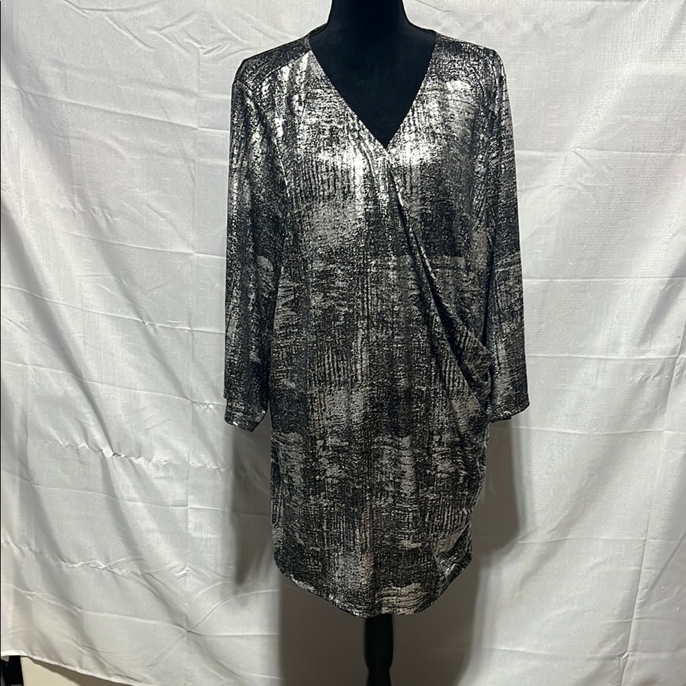 Torrid Women's Metallic 3/4 Sleeve Top NWT